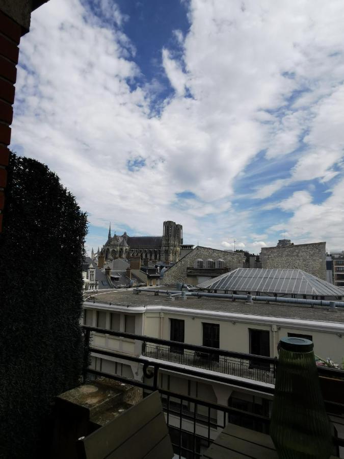Suite De L'Etape - Vue Cathedrale Reims Exterior foto